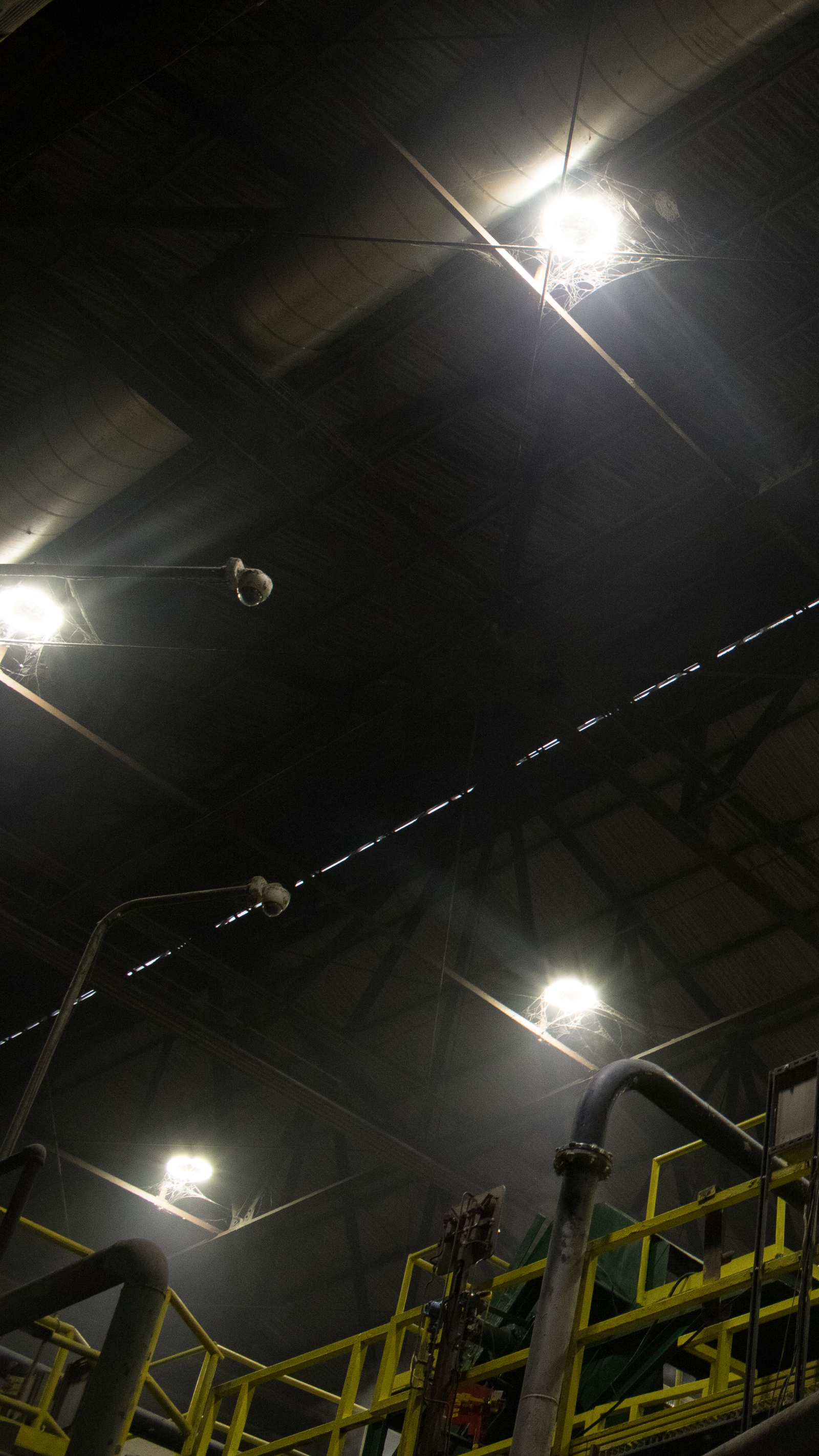 Lighting installation in a commercial building